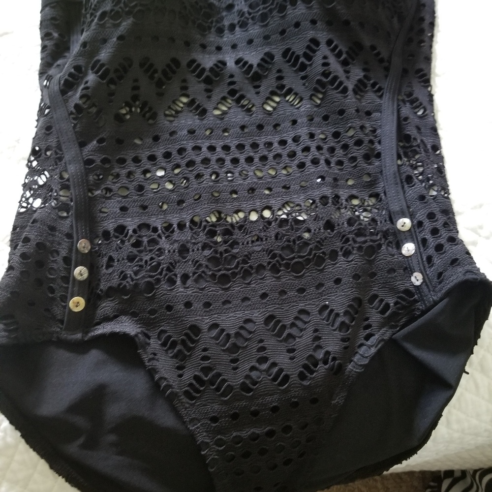 Strapless bathing suit